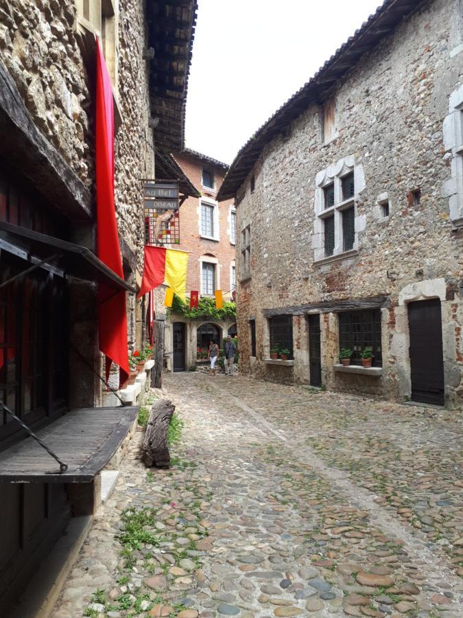 Chambres D'Hotes Gite Grange Debout Beynost Exteriér fotografie